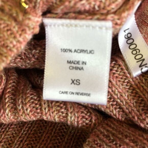 Women’s New York and Company Sweater   - Picture 8 of 8